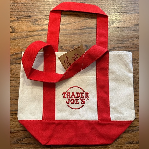 Trader Joes Mini Can as Tote Bag - RED. NWT - Picture 4 of 5